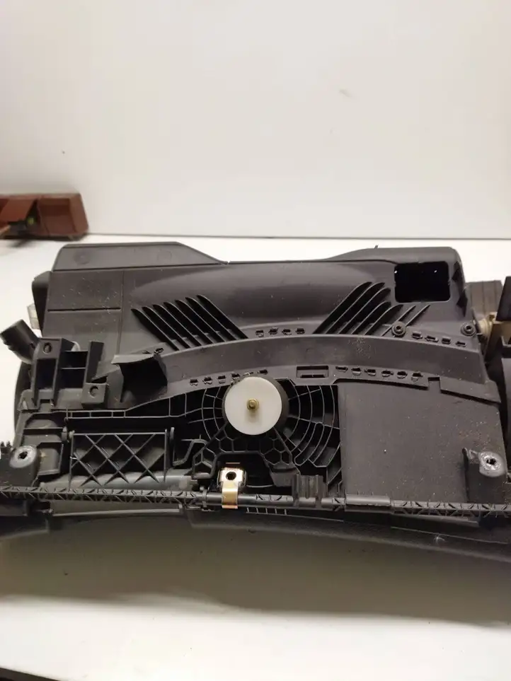 Skoda Octavia Mk2 (1Z) (2004 - 2013) 54955965 Прочие детали панели — фото 1