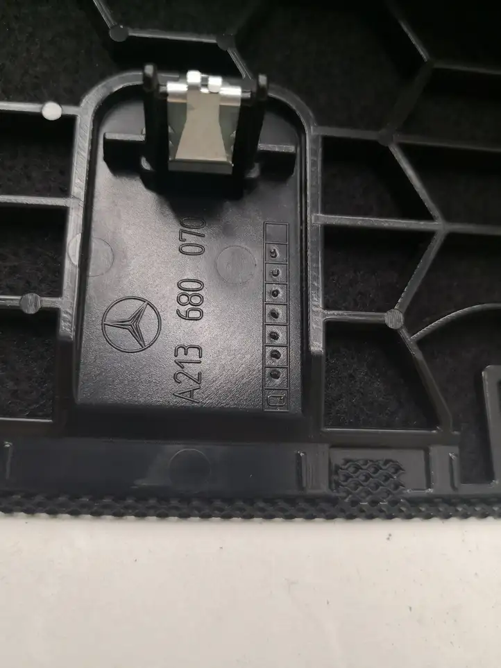 Mercedes-Benz S C217 (2015 - 2020) A2136800707 Накладка центрального динамика — фото 3