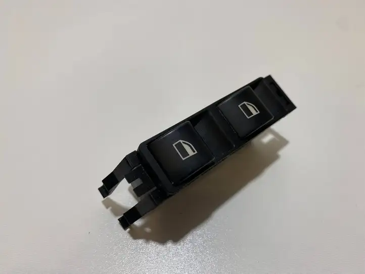 BMW 3 E46 (1998 - 2005) 8381514 Кнопка стеклоподъемников — фото 1