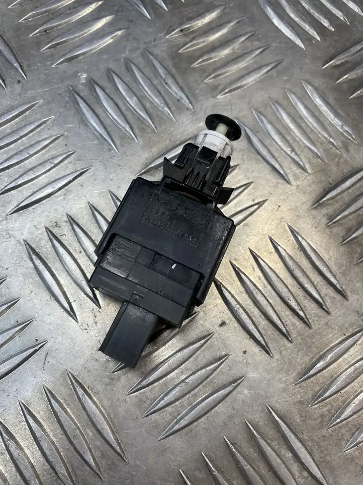 Volvo XC90 (2002 - 2006) 8622064 Датчик педали тормоза — фото 1
