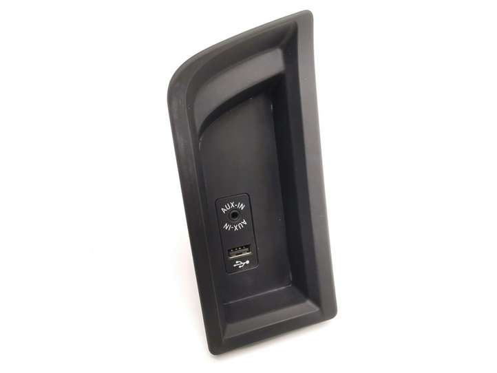 BMW 3 F30 F35 F31 (2012 - 2018)  9207357 Разъем USB
