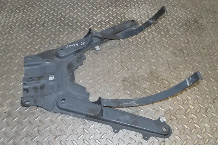 Porsche 911 991 (2011 - 2019) 99150423302 Кронштейн топливного бака — фото 1