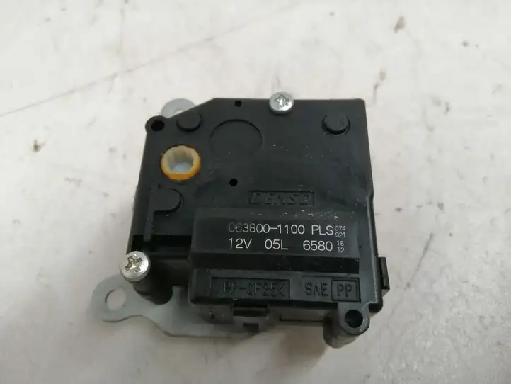 Toyota RAV 4 (XA40) (2012 - 2018) 0638001100 Двигатель задвижки потока воздуха — фото 1