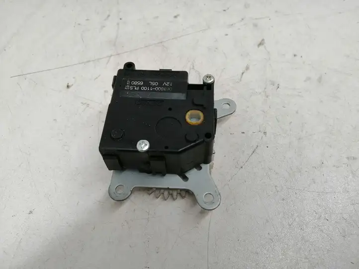 Toyota RAV 4 (XA40) (2012 - 2018) 0638001100 Двигатель задвижки потока воздуха — фото 6