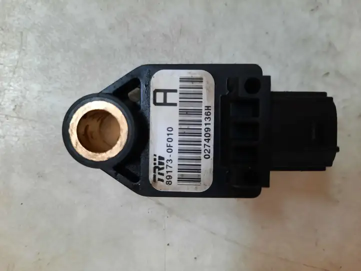 Toyota Corolla Verso E121 (2001 - 2004) 891730F010 Датчик удара SRS — фото 2
