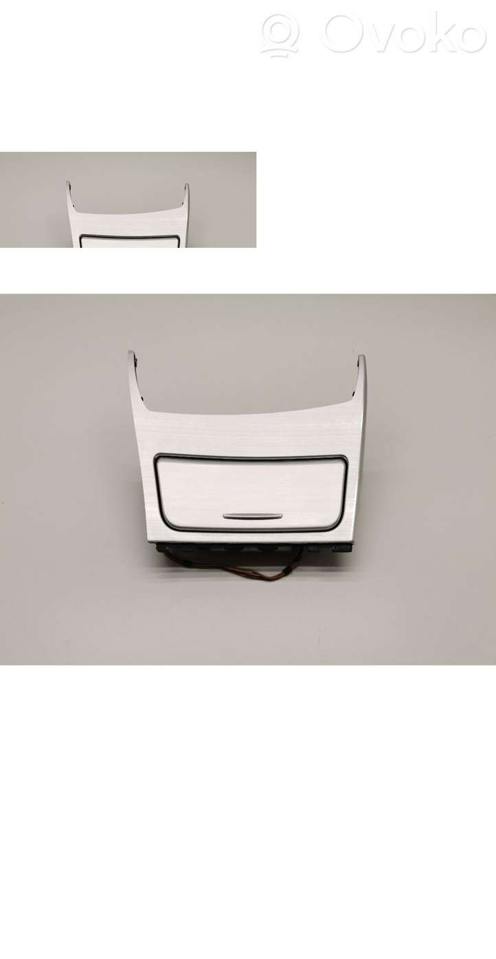 BMW 1 E81 E87 (2004 - 2011)  7078571 Пепельница