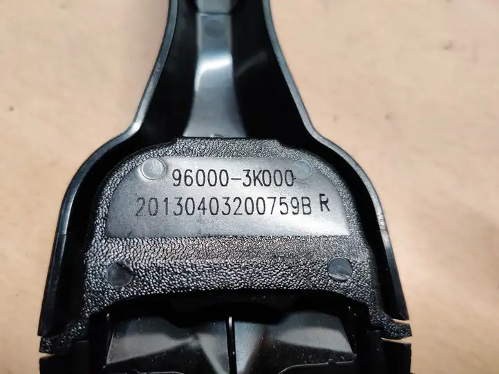Hyundai i30 (2012 - 2015) 960003K000 Датчик света — фото 3