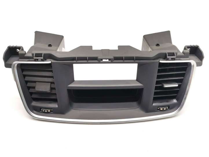 Peugeot 508 (2010 - 2014)  9688552977 Центральный дефлектор