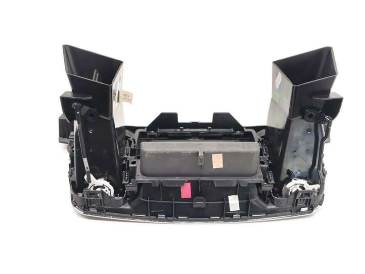 Peugeot 508 (2010 - 2014)  9688552977 Центральный дефлектор