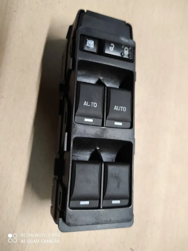 Chrysler 200 (2011 - 2014) 90145001615075 Кнопка стеклоподъемников — фото 1