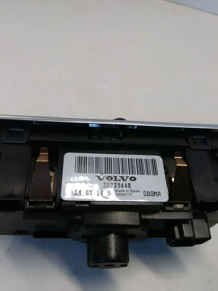 Volvo XC60 (2013 - 2017) 30739448 Включатель фонарей — фото 3
