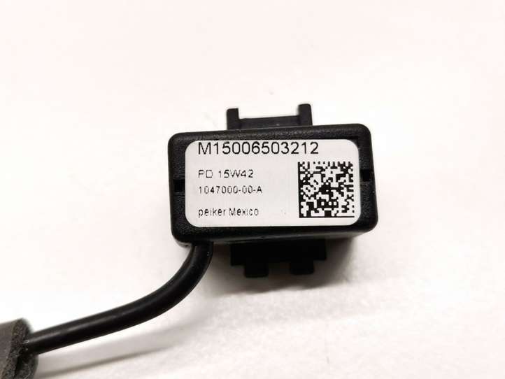 Tesla Model X (2015 - 2021)  104700000A Микрофон (Bluetooth / телефон)