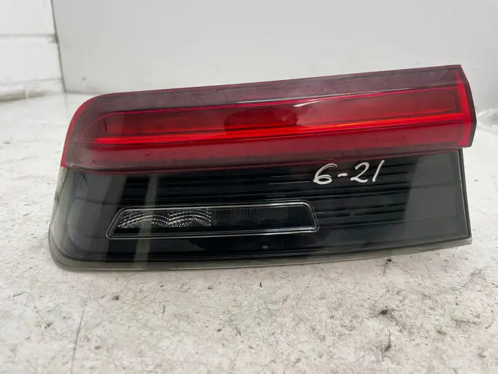 BMW 3 G20 G21 (2019 - ) H7795584107 Задний фонарь в крышке багажника — фото 1