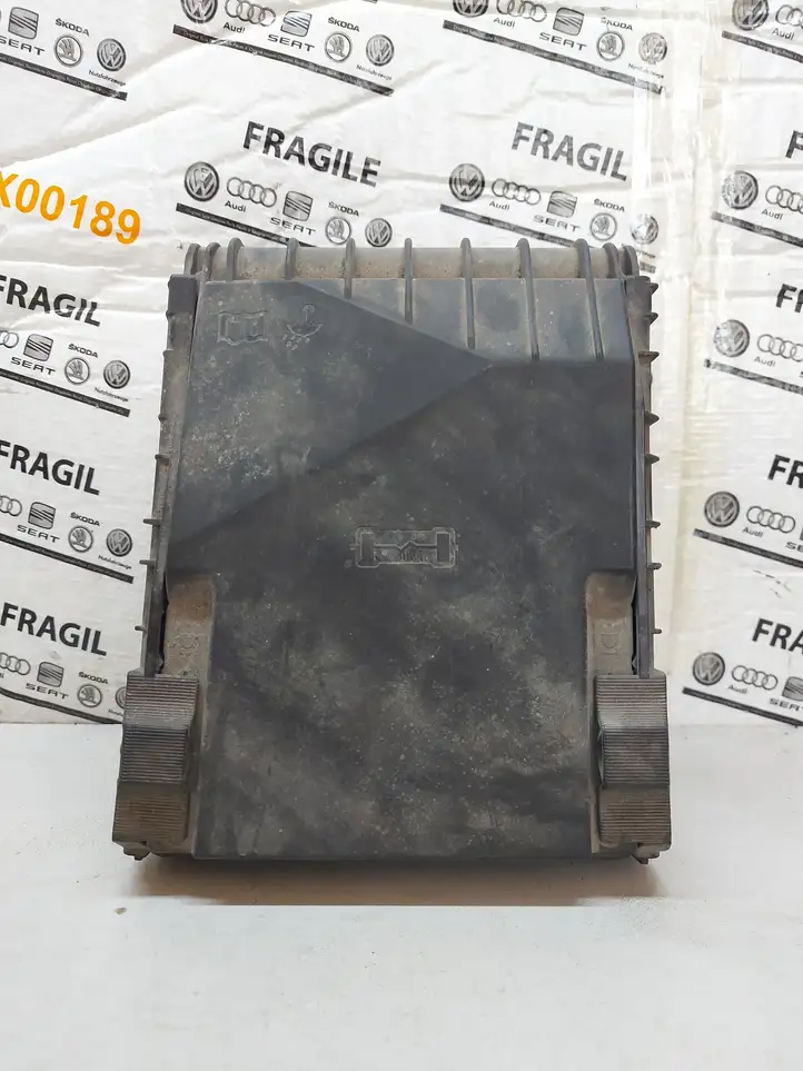 Volkswagen PASSAT B6 (2005 - 2010) 1K0937132F Крышка ящика предохранителей — фото 1