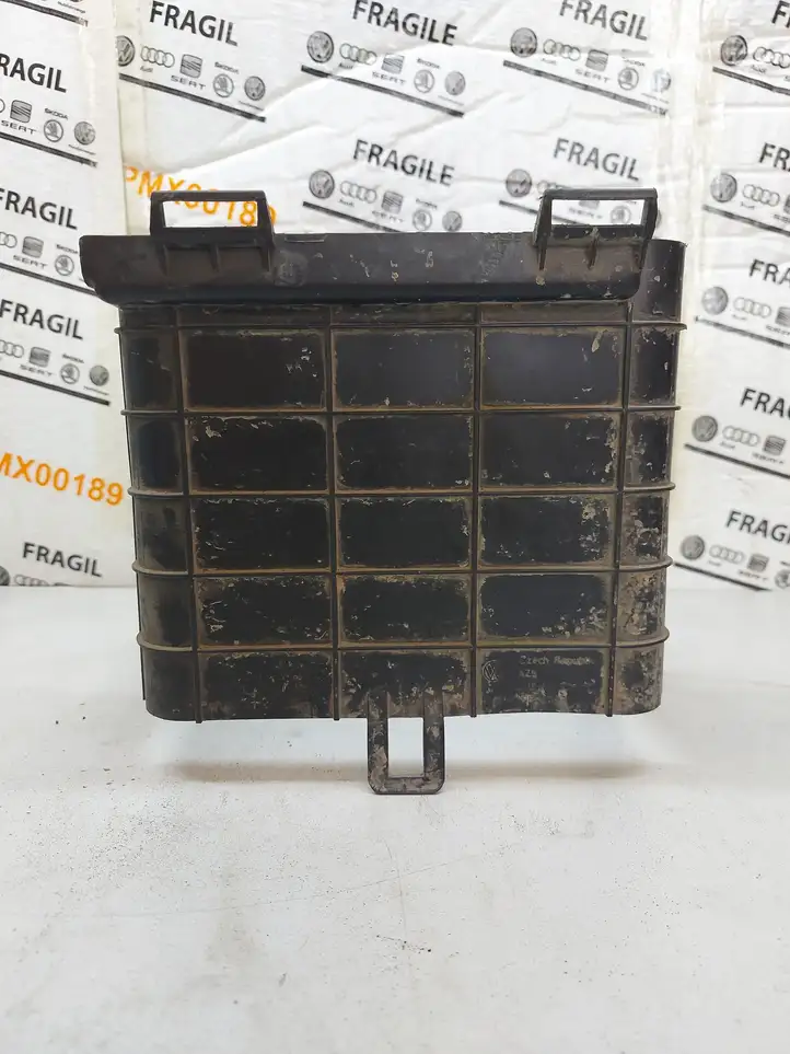 Volkswagen PASSAT B6 (2005 - 2010) 1K0915336B Перегородка аккумулятора — фото 1