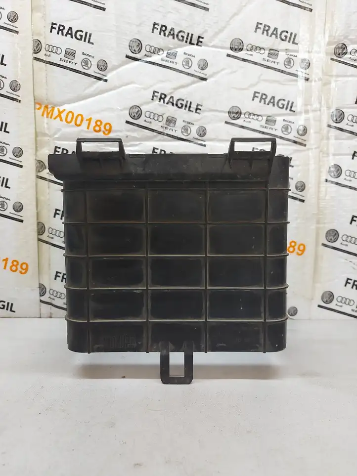 Volkswagen PASSAT B6 (2005 - 2010) 1K0915335B Перегородка аккумулятора — фото 1
