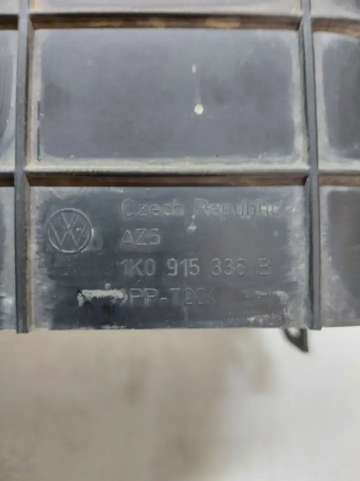 Volkswagen PASSAT B6 (2005 - 2010) 1K0915335B Перегородка аккумулятора — фото 2