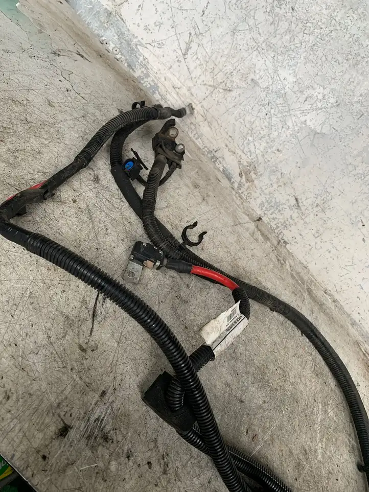 Volvo S60 (2010 - 2013) d31296589004 Плюсовой провод аккумулятора — фото 2