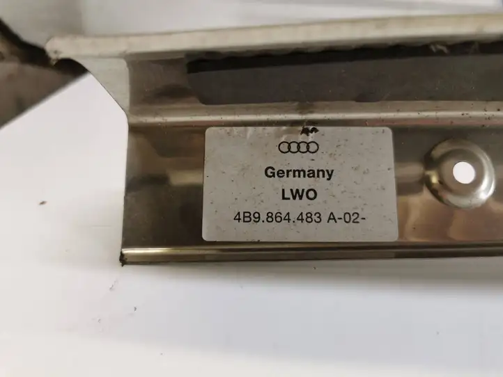 Audi A6 S6 C5 4B (2001 - 2004) 4B9864483A Отделка порога багажника — фото 2