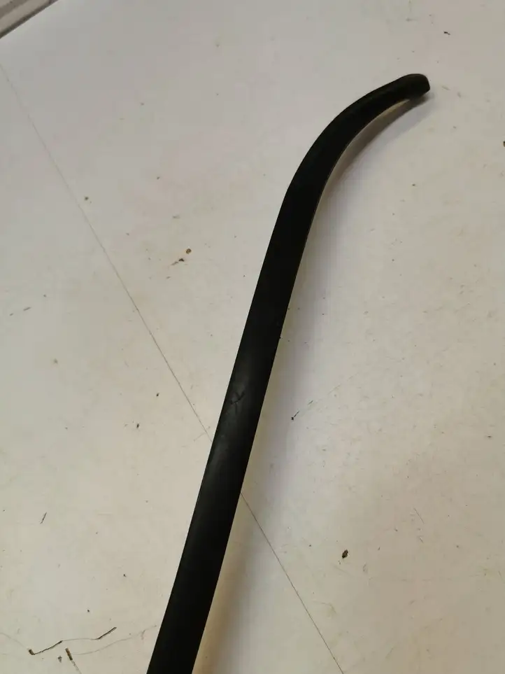 Volkswagen Touran I (2003 - 2010) 1T0864327B Накладка стоек лобового стекла — фото 2