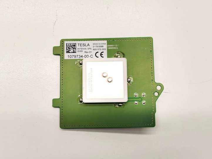 Tesla Model Y (2019 - 2024)  1079734-00-C Антенна (антенна GPS)