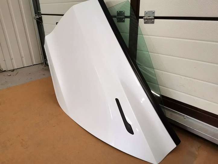 Tesla Model 3 (2017 - 2023)  1081441-EC-C Задняя дверь