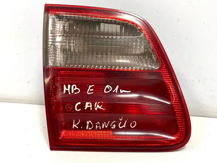 Mercedes-Benz E W210 (1995 - 2002) A2108205964 Задний фонарь в крышке багажника — фото 1
