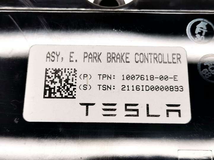 Tesla Model S (2016 - 2021)  1007618-00-E Модуль управления ручным тормозом