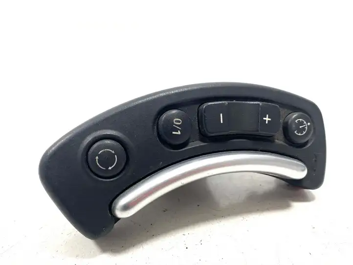 Land Rover Range Rover L322 (2002 - 2005) 6921654 Кнопки на рулевом колесе — фото 1