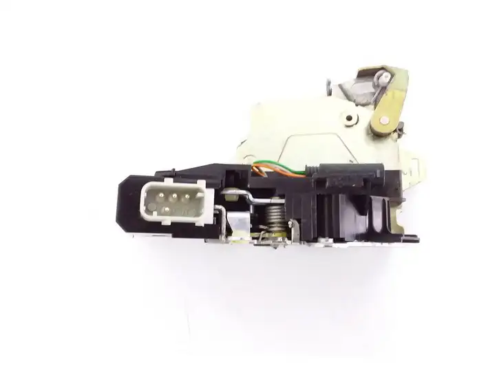 BMW 5 E39 (1996 - 2003) 8352165 Замок передней двери — фото 3