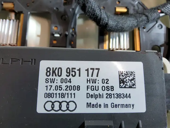 Audi A4 S4 B8 8K (2007 - 2011) 8K0951177 Включатель освещения интерьера — фото 4