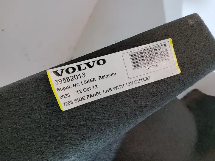 Volvo S60 (2010 - 2013) 39582013 Боковая обшивка багажника — фото 3