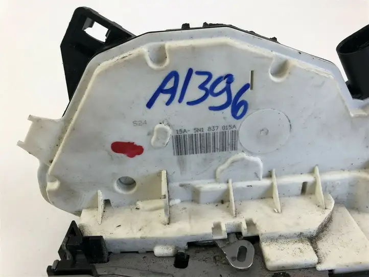 Seat Ibiza IV (6J,6P) (2008 - 2017) 5N1837015A Замок багажника — фото 2