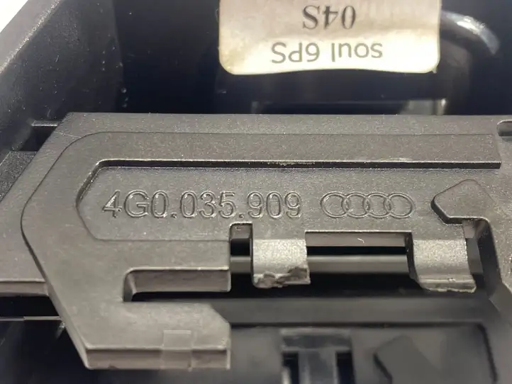 Audi A6 C7 (2011 - 2014) 4G0035909 Прочие детали салона — фото 3