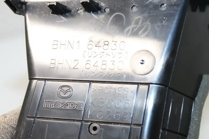 Mazda 3 (2017 - 2019) BHN164830 Боковой воздушный дефлектор — фото 6