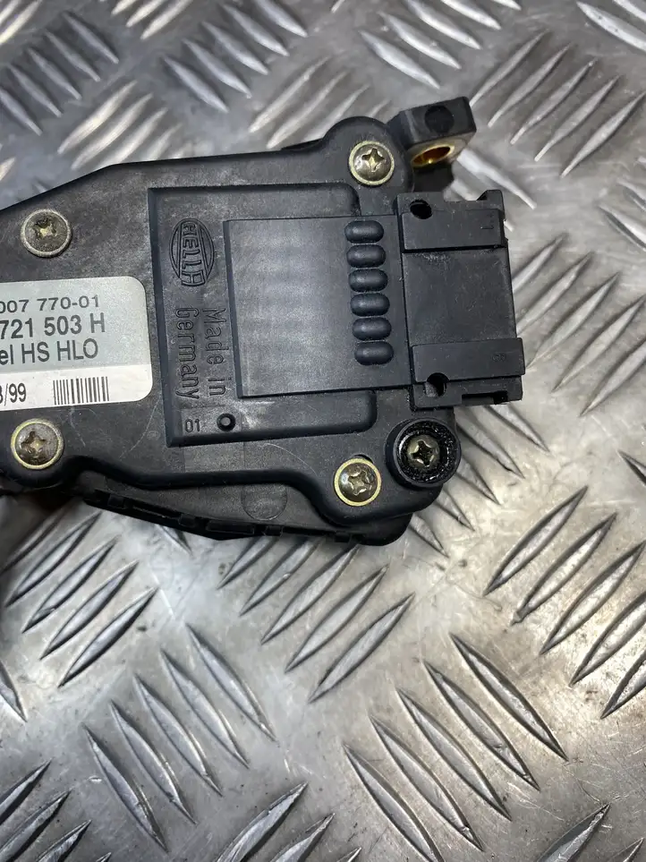 Audi A3/S3 8L (2000 - 2003) 1J1721503H Педаль акселератора — фото 5