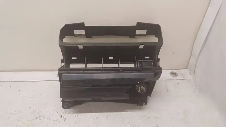 BMW 3 F30 F35 F31 (2012 - 2018) 307090100 Передняя пепельница — фото 2