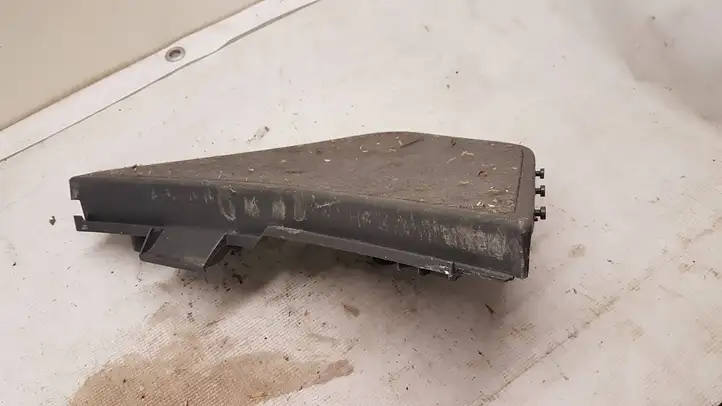 Toyota Prius (XW20) (2003 - 2009) 5841747010 Прочие детали салона — фото 1