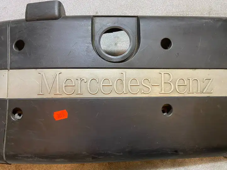 Mercedes-Benz C W203 (2000 - 2007) a6130100367 Крышка двигателя декоративная — фото 2