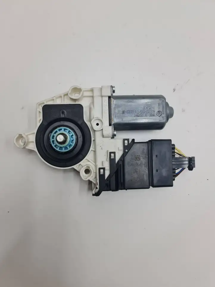 Volkswagen Tiguan (2011 - 2016) 5N0959704F Стеклоподъемник задней двери — фото 1