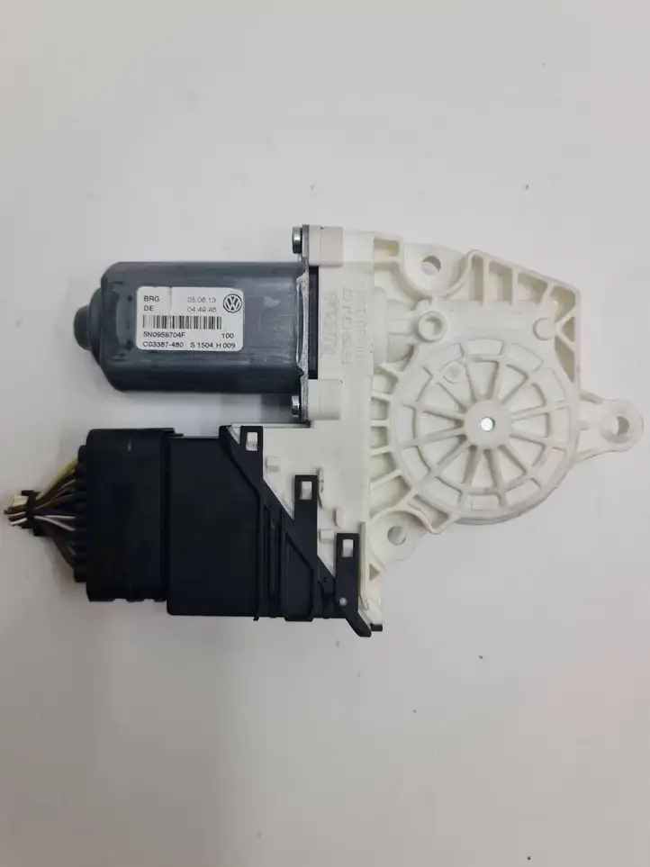 Volkswagen Tiguan (2011 - 2016) 5N0959704F Стеклоподъемник задней двери — фото 2
