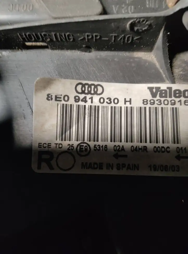 Audi A4 S4 B6 8E 8H (2000 - 2006) 8E0941030H Передняя фара — фото 2