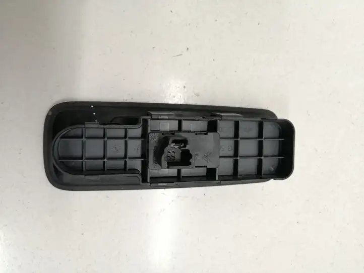 Peugeot 807 (2002 - 2011) 14893750XT Блок кнопок стеклоподъемников — фото 2