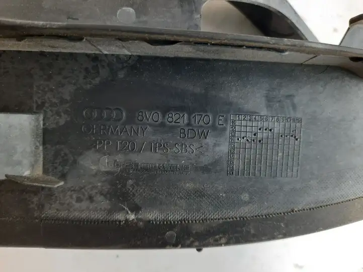Audi A3/S3 8V (2012 - 2016) 8V0821170E Накладка стоек лобового стекла — фото 4