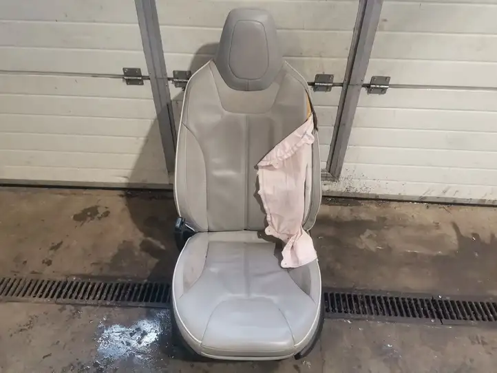 Tesla Model S (2012 - 2016) Комплект салона — фото 3