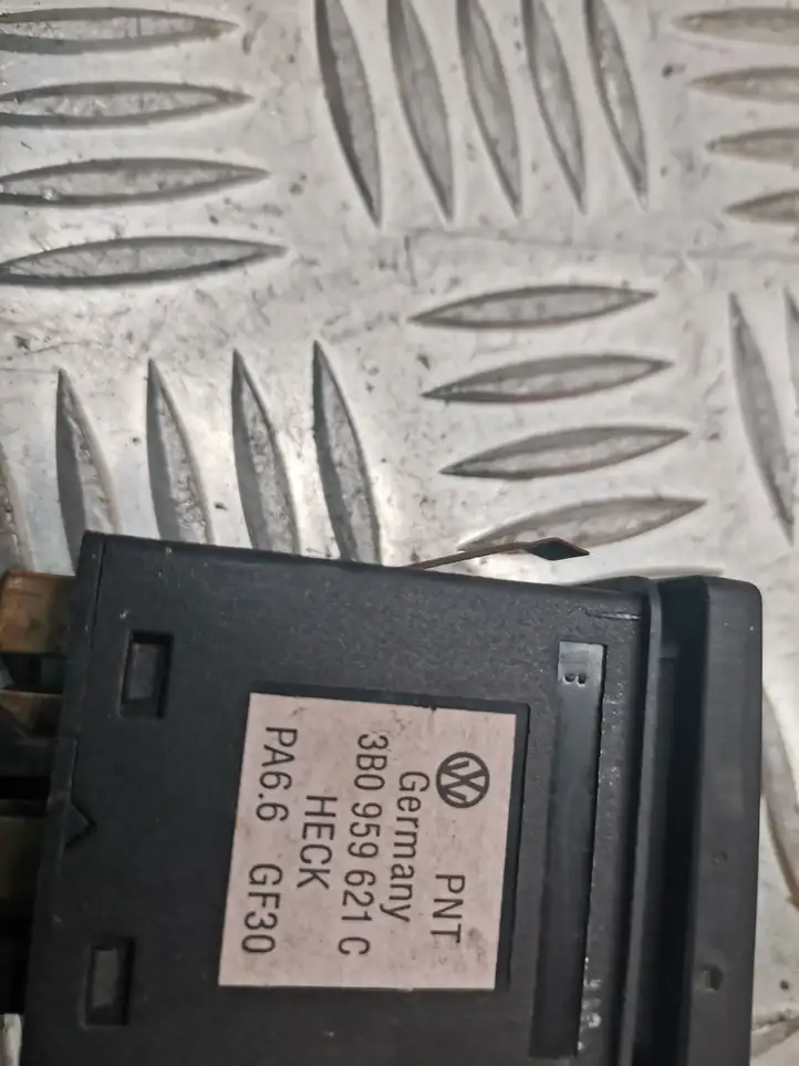 Volkswagen PASSAT B5.5 (2001 - 2005) 3B0959621C Кнопка обогрева стекла — фото 2