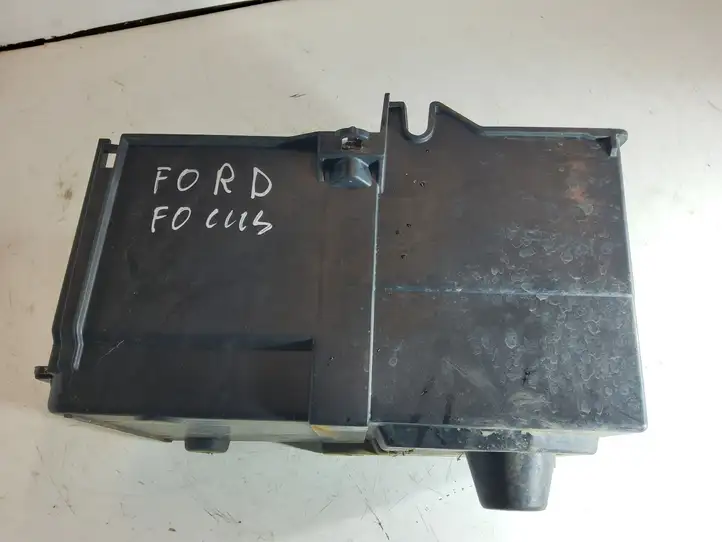 Ford Focus (2011 - 2015) AM5110723AD Ящик аккумулятора — фото 2