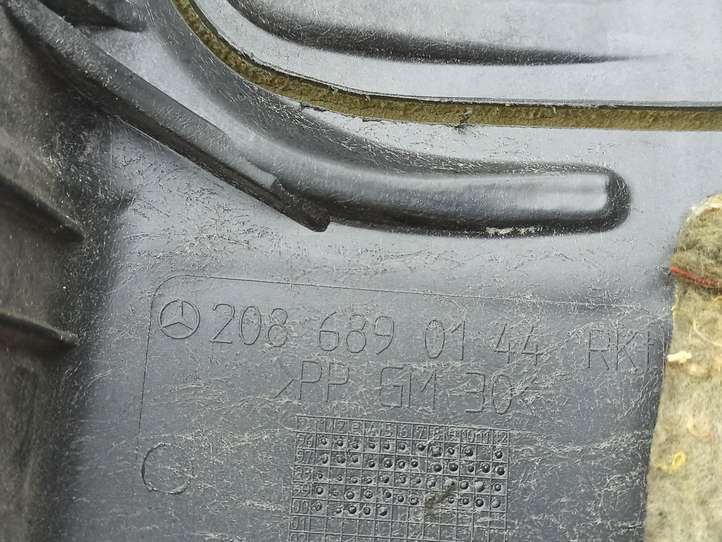 Mercedes-Benz CLK A208 (1997 - 2002)  A2086802087 Панель