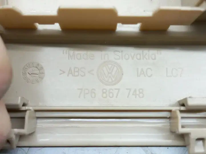 Volkswagen Touareg II (2010 - 2018) 7P6867748 Прочая отделка багажника — фото 3
