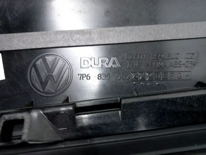 Volkswagen Touareg II (2010 - 2018) 7P6839902 Накладка стекла задней двери — фото 3